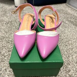 NIB Pink Pointed-Toe Ankle-Strap kitten heel.